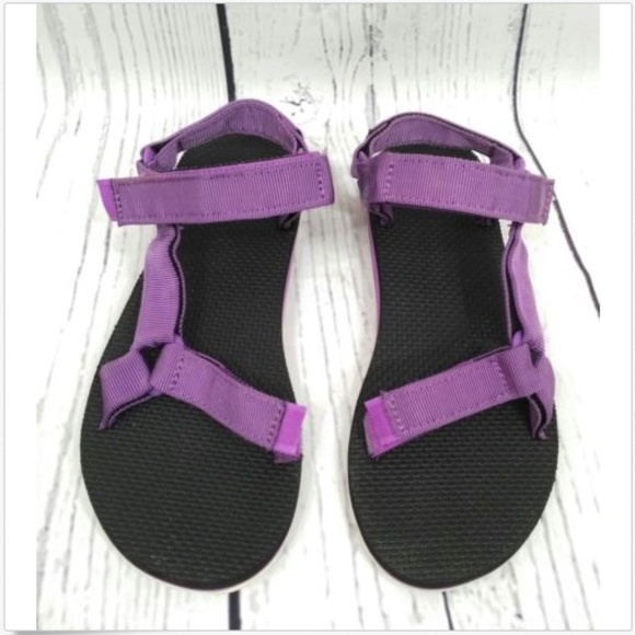 teva sandals size 7